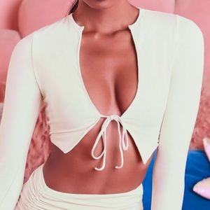 LONG SLEEVE TIE FRONT TOP IN CREAM